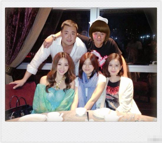 直击明星生日趴奢靡场面:大小S制服秀色诱老公