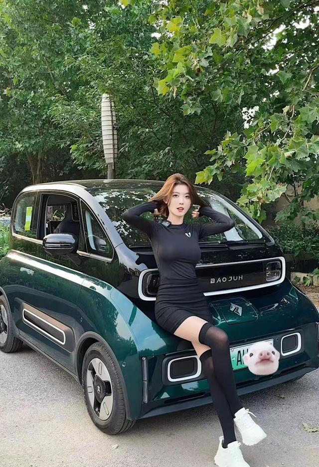 纯欲网红聂小雨线下视频被曝光，现实中的她又矮又黑