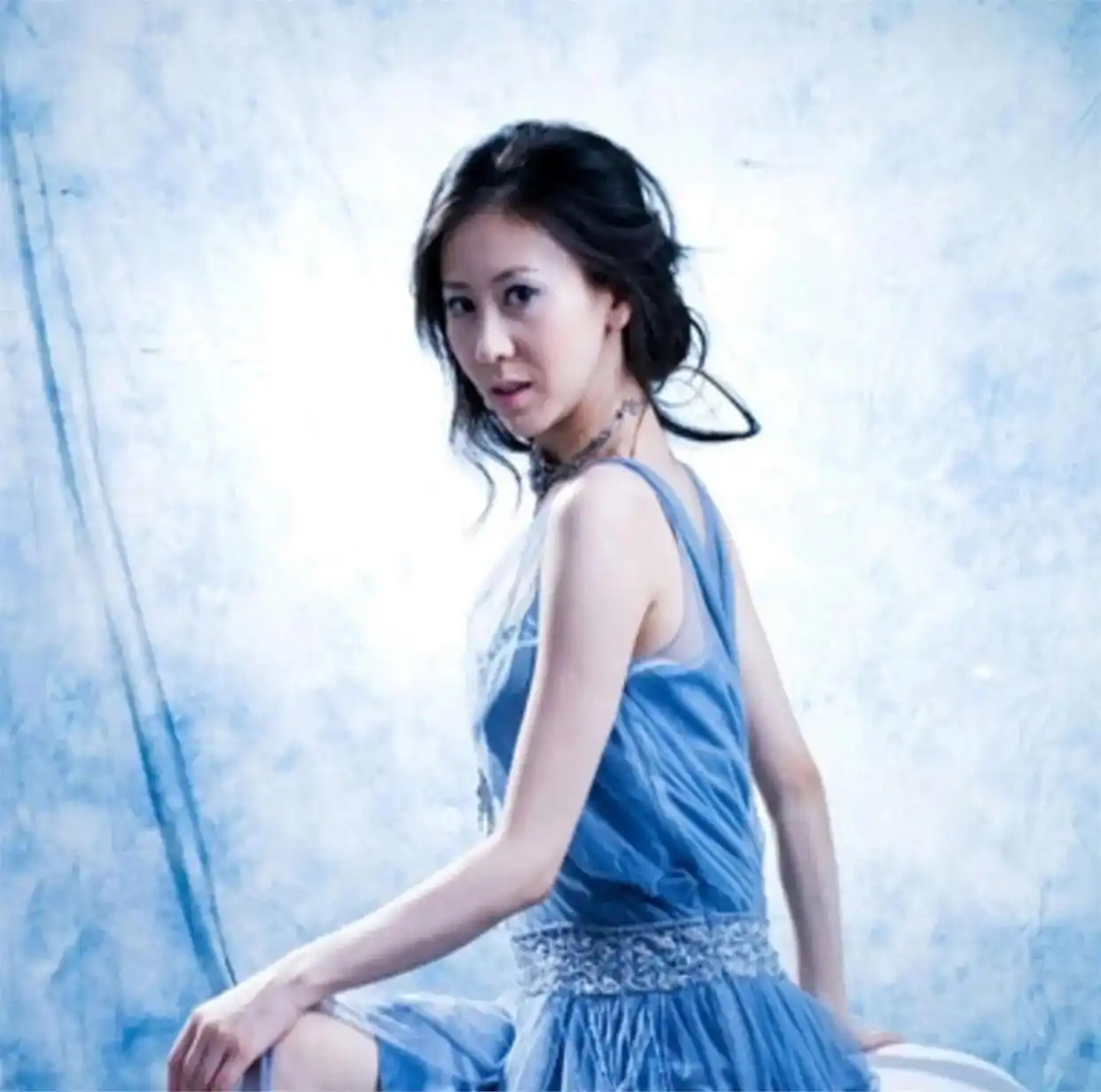 中国女明星人体艺术_汤加丽艺术人生经历_汤加丽人体艺术写真