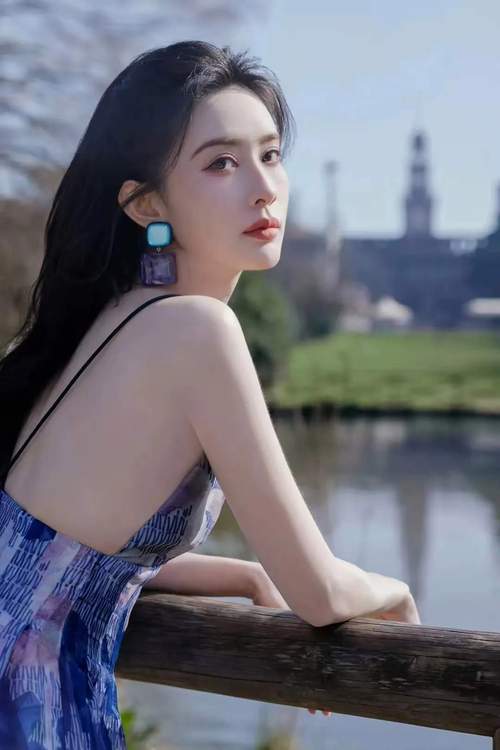 活泼女明星的特点有哪些？她们如何保持形象与公众互动